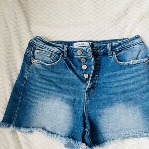 Zenana Outfitters Blue Denim Women's Shorts